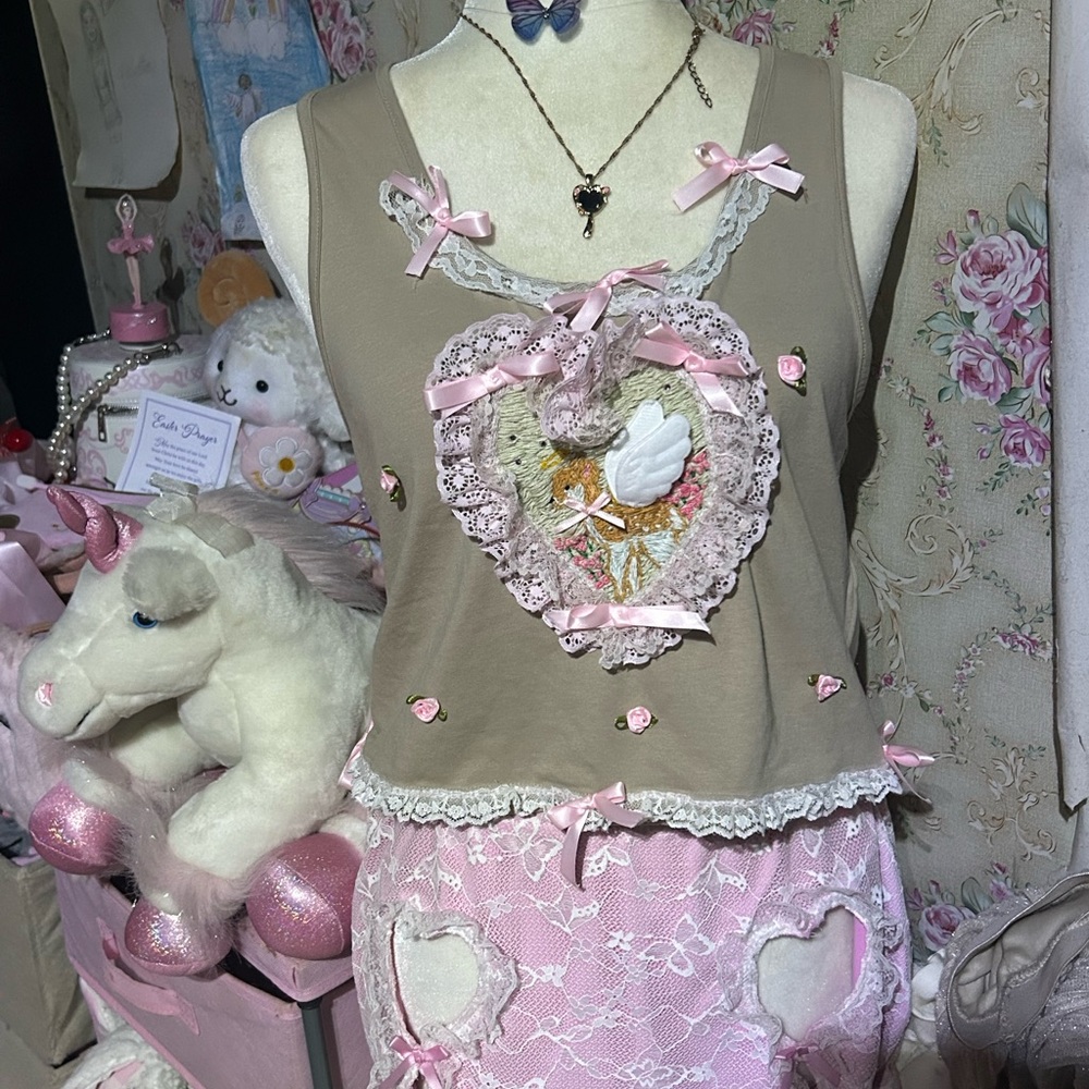 Angelic 🎀🦌ooak tank top embroidered dolly taupe pink white bows